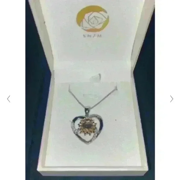 🌻NWOT SNZM NECKLACE - Picture 1 of 4